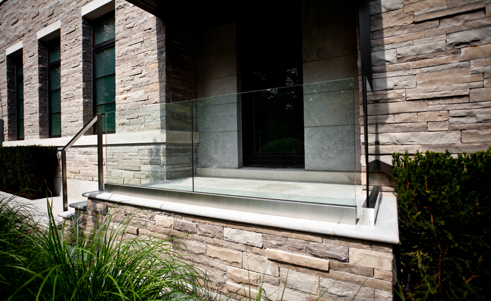 Exterior glass railing